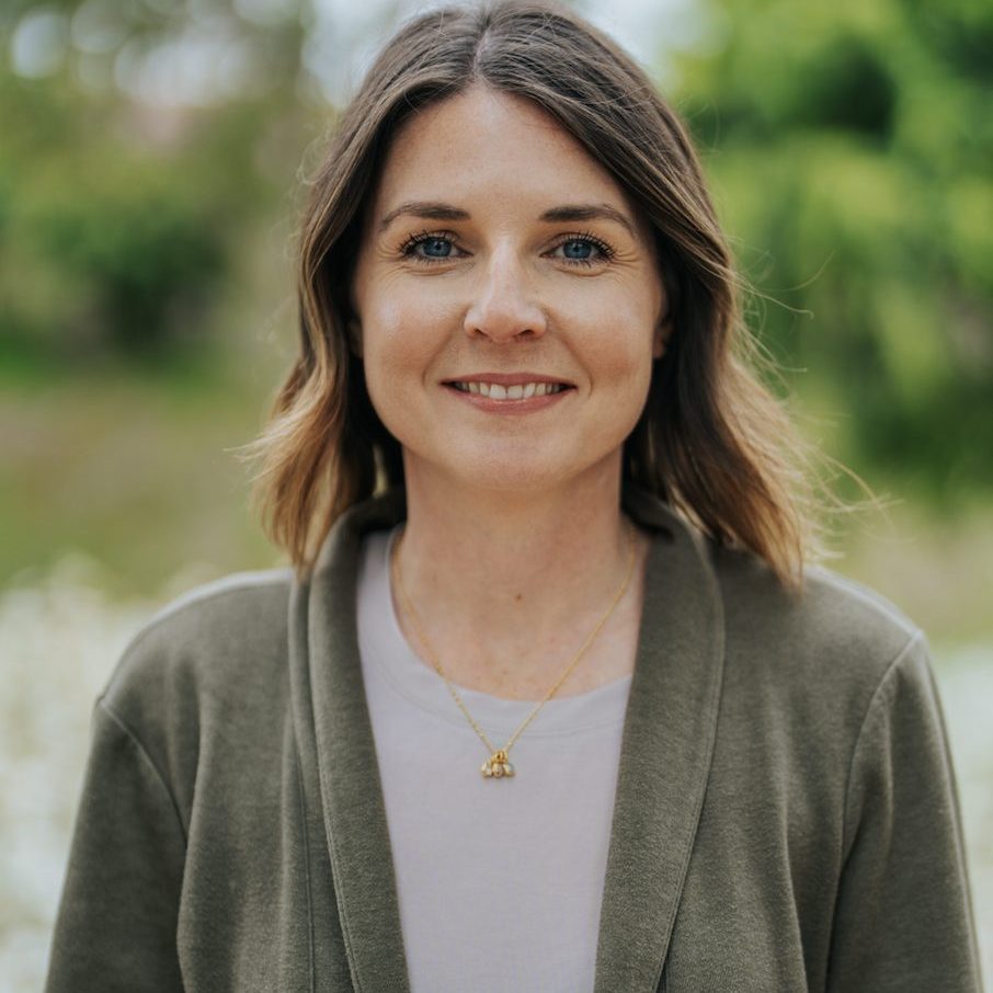 Kelly Byers Headshot